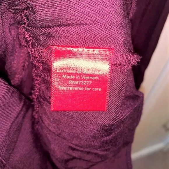 Jennifer‎ Lopez maroon long sleeve blouse M - Picture 7 of 8